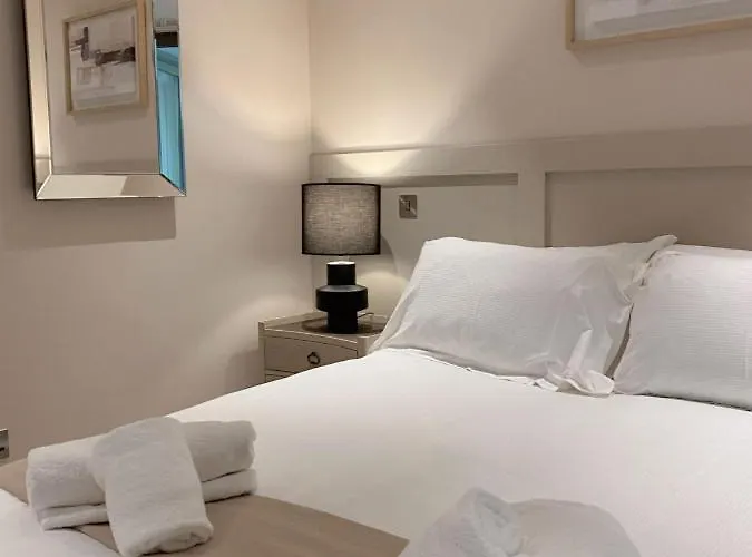 The Farmhouse Retreat At Ryedale House